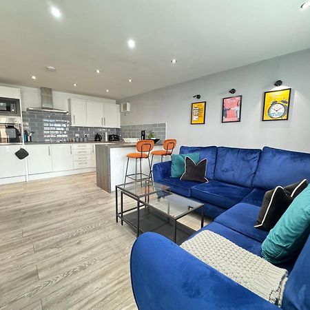 Rnm - Business Professionals Stay, Walsall City Centre, 2 Bedroom With Ensuite And Bathroom, Entire Place, Kitchen & Washroom With Amenities, Smart Tv, Easy Access, Fast Wifi, Parking Nearby, Great Transport Links Luaran gambar