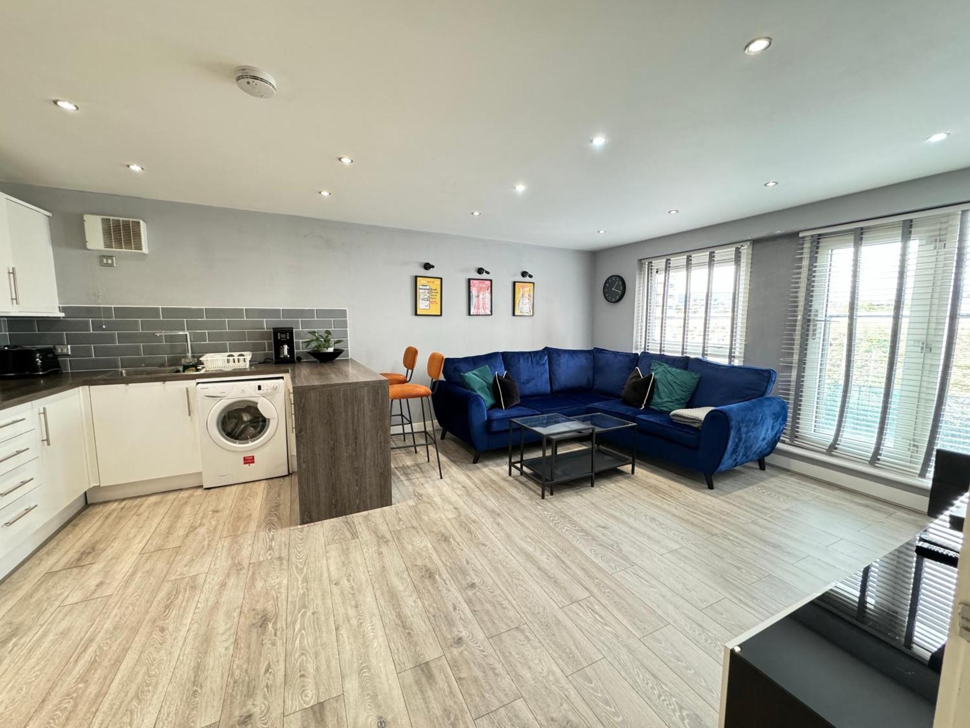 Rnm - Business Professionals Stay, Walsall City Centre, 2 Bedroom With Ensuite And Bathroom, Entire Place, Kitchen & Washroom With Amenities, Smart Tv, Easy Access, Fast Wifi, Parking Nearby, Great Transport Links Luaran gambar